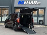 Begagnad Mercedes T180 131 HK (96 kW) 2024 Ljusblå (svart) Minibuss