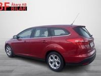 Begagnad Ford Focus Titanium 101 HK (74 kW) 2015 Röd Kombi