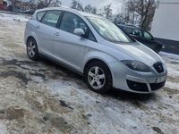 Begagnad Seat Altea XL 102 HK (75 kW) 2011 Minibuss