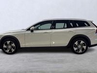 Begagnad Volvo V60 CC 200 HK (147 kW) 2021 Vit Kombi