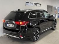 Begagnad Mitsubishi Outlander 203 HK (149 kW) 2017 Svart SUV