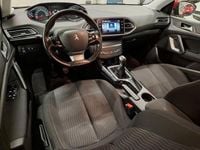 Begagnad Peugeot 308 Active 100 HK (73 kW) 2016 Ljusröd (vinröd) Kombi