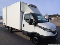 Begagnad Iveco Daily 156 HK (114 kW) 2021 Vit svart