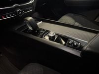 Begagnad Volvo XC60 Core 350 HK (257 kW) 2022 Svart metallic SUV