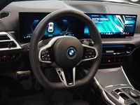 Begagnad BMW 330e Efficient Dynamics 184 HK (135 kW) 2024 Vit Kombi