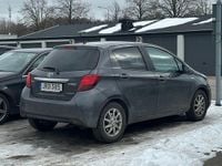 Begagnad Toyota Yaris Hybrid 101 HK (74 kW) 2015