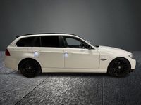 Begagnad BMW 330 Sport Line 245 HK (180 kW) 2010 Vit Kombi