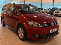 Begagnad VW Touran 105 HK (77 kW) 2013 Röd Minibuss