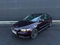 Begagnad Volvo S40 140 HK (102 kW) 2005 Röd Sedan