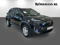 Begagnad Toyota Yaris Cross Active 92 HK (67 kW) 2024 Svart SUV