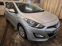 Begagnad Hyundai i30 110 HK (80 kW) 2012 Silver Halvkombi