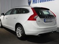 Begagnad Volvo V60 Momentum 151 HK (111 kW) 2018 Vit Kombi