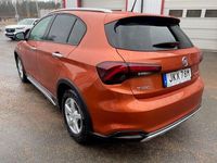 Begagnad Fiat Tipo Cross 101 HK (74 kW) 2021 Orange Halvkombi