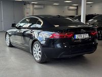 Begagnad Jaguar XE 165 HK (121 kW) 2016 Svart Sedan