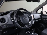 begagnad Toyota Yaris Hybrid e-CVT 101hk + Vinterhjul