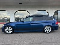 Begagnad BMW 330 232 HK (170 kW) 2006 Mörkblå (mysticblåmetallic) Kombi