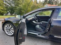 Begagnad Tesla Model 3 Long Range AWD 339 kW (462 HK) 2019 Solid svart | svart premium Sedan