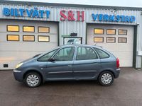 Begagnad Citroën Xsara Picasso 136 HK (100 kW) 2005 Grå Minibuss