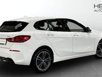Begagnad BMW 118 Sport Line 136 HK (100 kW) 2023 Halvkombi
