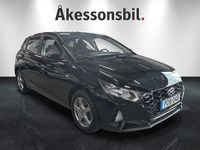 Begagnad Hyundai i20 Essential 101 HK (74 kW) 2022 Svart Halvkombi