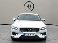Begagnad Volvo V60 Inscription 253 HK (186 kW) 2021 Vit Kombi
