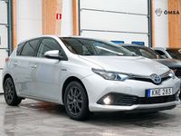 begagnad Toyota Auris Hybrid e-CVT Comfort B-Kamera Nyservad 136hk