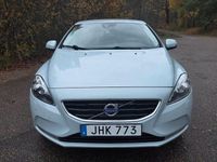Begagnad Volvo V40 Kinetic 116 HK (85 kW) 2014 Ljusblå (blå) Kombi