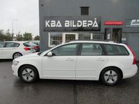 Begagnad Volvo V50 Kinetic 116 HK (85 kW) 2011 Vit Kombi