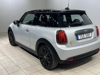 begagnad Mini Cooper SE Essential Navi DA Keyless Kamera MSI 2021, Halvkombi