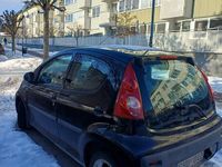 Begagnad Peugeot 107 68 HK (50 kW) 2007 Svart Halvkombi