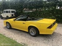 Begagnad Chevrolet Camaro 175 HK (128 kW) 1988 Gul Cab