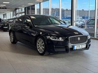 Begagnad Jaguar XE 165 HK (121 kW) 2016 Svart Sedan