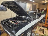 Begagnad Dodge Challenger 1970 Svart med vit rand. garage lackad Sportkupé