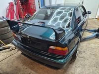 Begagnad BMW 328 M Sport 193 HK (141 kW) 1997 Bostongrön
