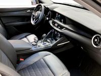 Begagnad Alfa Romeo Stelvio 201 HK (147 kW) 2019 Svart SUV