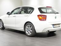 Begagnad BMW 116 136 HK (100 kW) 2013 Färg: vit Halvkombi
