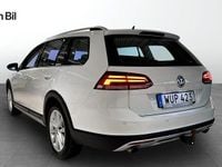 Begagnad VW Golf Alltrack 180 HK (132 kW) 2018 Vit Kombi