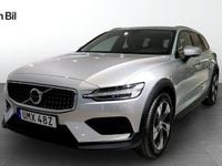 Begagnad Volvo V60 CC Momentum 197 HK (144 kW) 2021 Silver Kombi