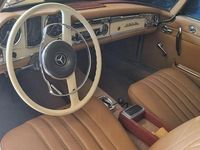 Begagnad Mercedes 230 150 HK (110 kW) 1966 Beige Cab
