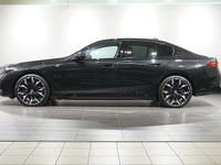 Begagnad BMW 550e Shadowline 313 HK (230 kW) 2025 Svart Sedan