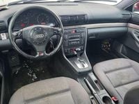 Begagnad Audi A4 150 HK (110 kW) 2000 Röd