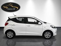 Begagnad Hyundai i10 Essential 67 HK (49 kW) 2022 Vit Halvkombi