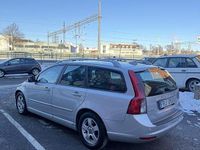 Begagnad Volvo V50 Momentum 116 HK (85 kW) 2012 Grå Kombi