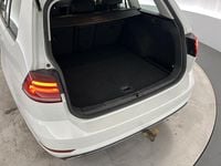 Begagnad VW Golf VII 110 HK (80 kW) 2018 Vit Kombi