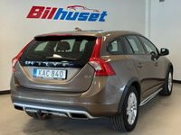 Begagnad Volvo V60 CC Momentum 191 HK (140 kW) 2015 Brun Kombi