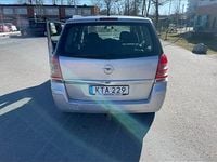 Begagnad Opel Zafira 140 HK (102 kW) 2010 Minibuss