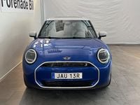 Begagnad Mini Cooper SE Favoured 160 kW (218 HK) 2023 Blå Halvkombi