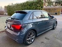 Begagnad Audi A1 Sportback 95 HK (69 kW) 2016 Ovanlig nardo grå lack Halvkombi