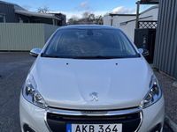 begagnad Peugeot 208 5-dörrar Style med panoramatak