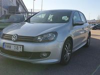 Begagnad VW Golf VII Design 105 HK (77 kW) 2013 Halvkombi